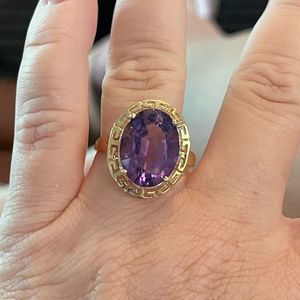 14kt size 11 amethyst cocktail ring with greek key border